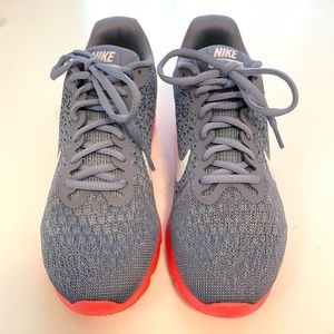 Nike Women's Air Max Sequent 2 Running Shoe